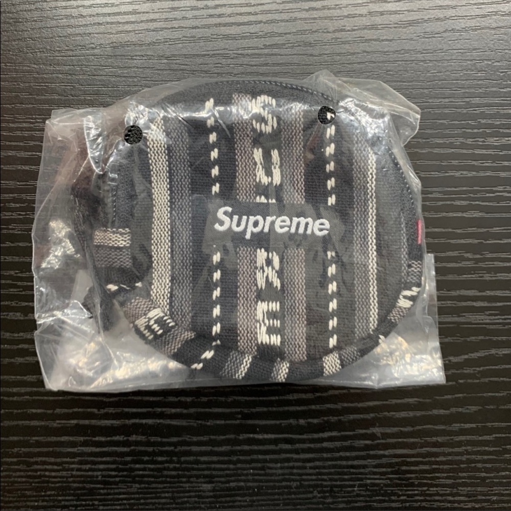 Supreme coin pouch